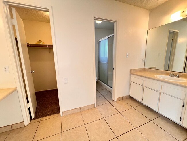 Building Photo - mg2624