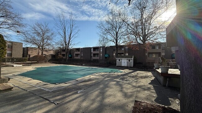 Building Photo - 32 Shrewsbury Green Dr