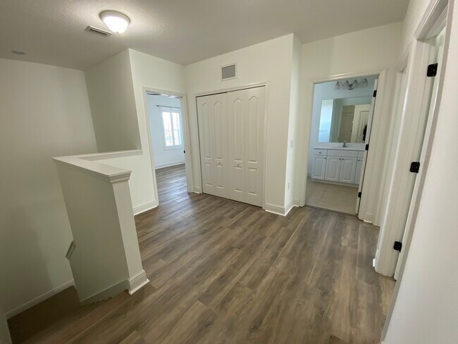 Building Photo - 10909 Shade Tree Cv