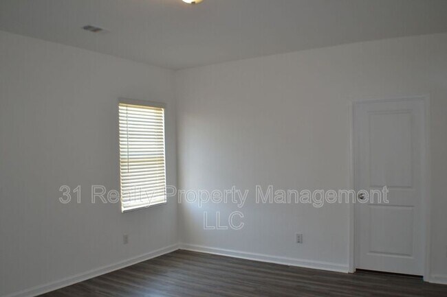Building Photo - 6417 Bishop Dr