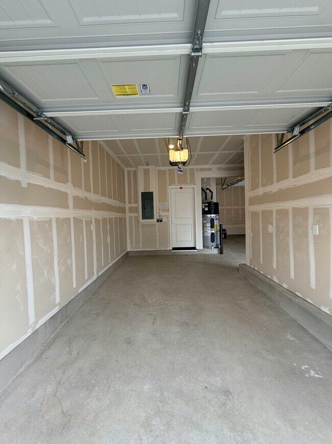 Building Photo - 325 N Paso Robles Dr