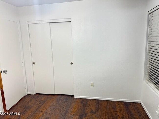 Building Photo - 3423 S Desert View Dr