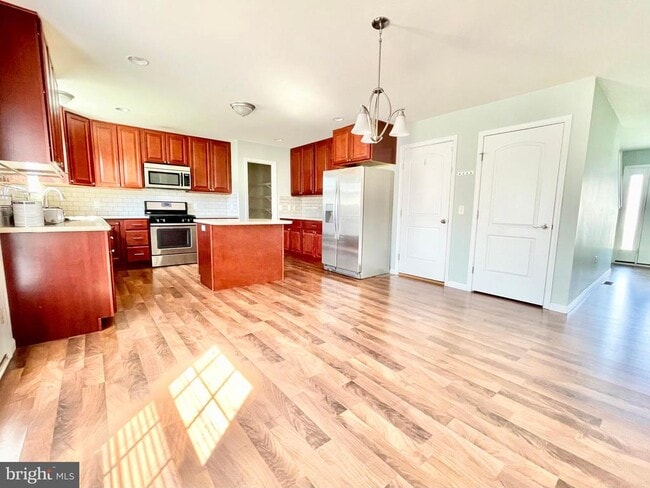 Building Photo - 307 S Marshview Terrace