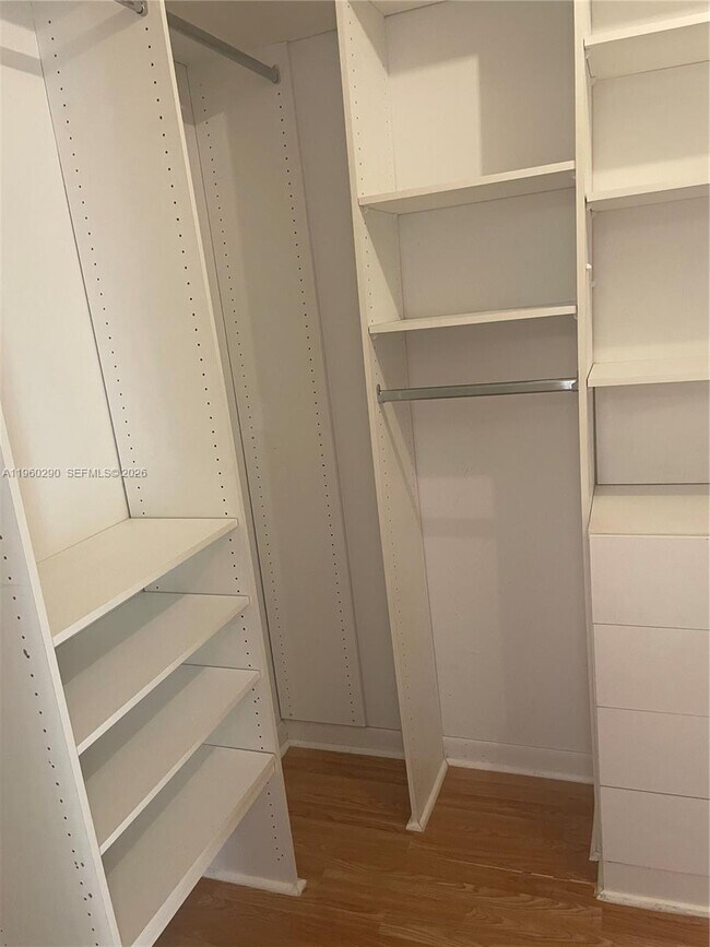 Building Photo - 2191 Bayberry Dr