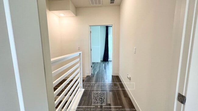 Building Photo - Modern Style and Sophistication, 2 En-Suite BR, 2.5 BA Townhouse with EV charging