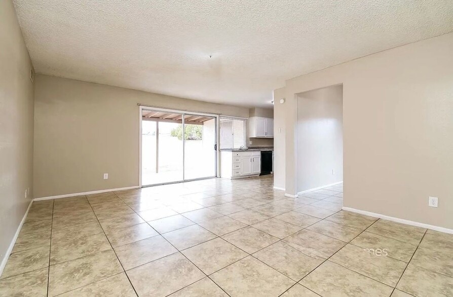 Building Photo - 6014 S 41st Pl