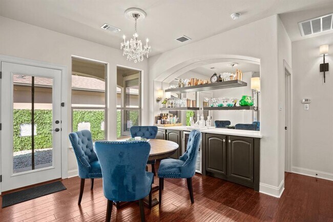 Building Photo - 119 Via Villina