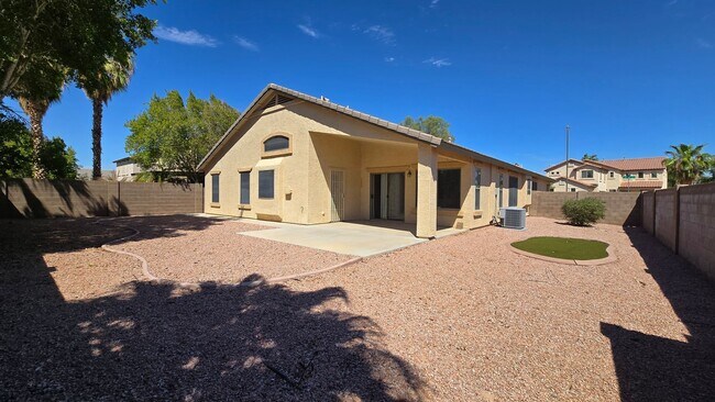 Building Photo - 16141 W Gibson Ln