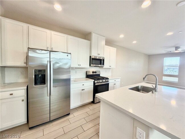 Building Photo - 666 Cottonwood Hl Pl