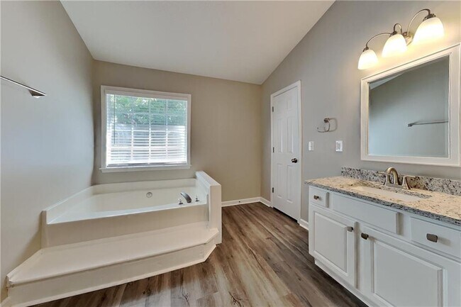 Building Photo - 4174 Glenaire Way NW