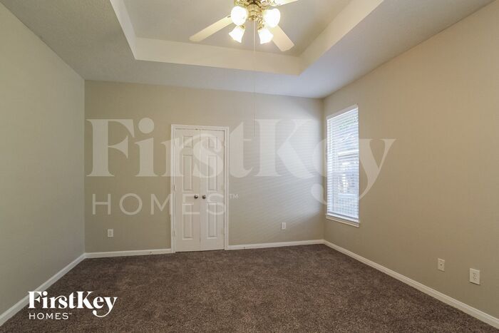 Building Photo - 6319 Upper Lake Dr