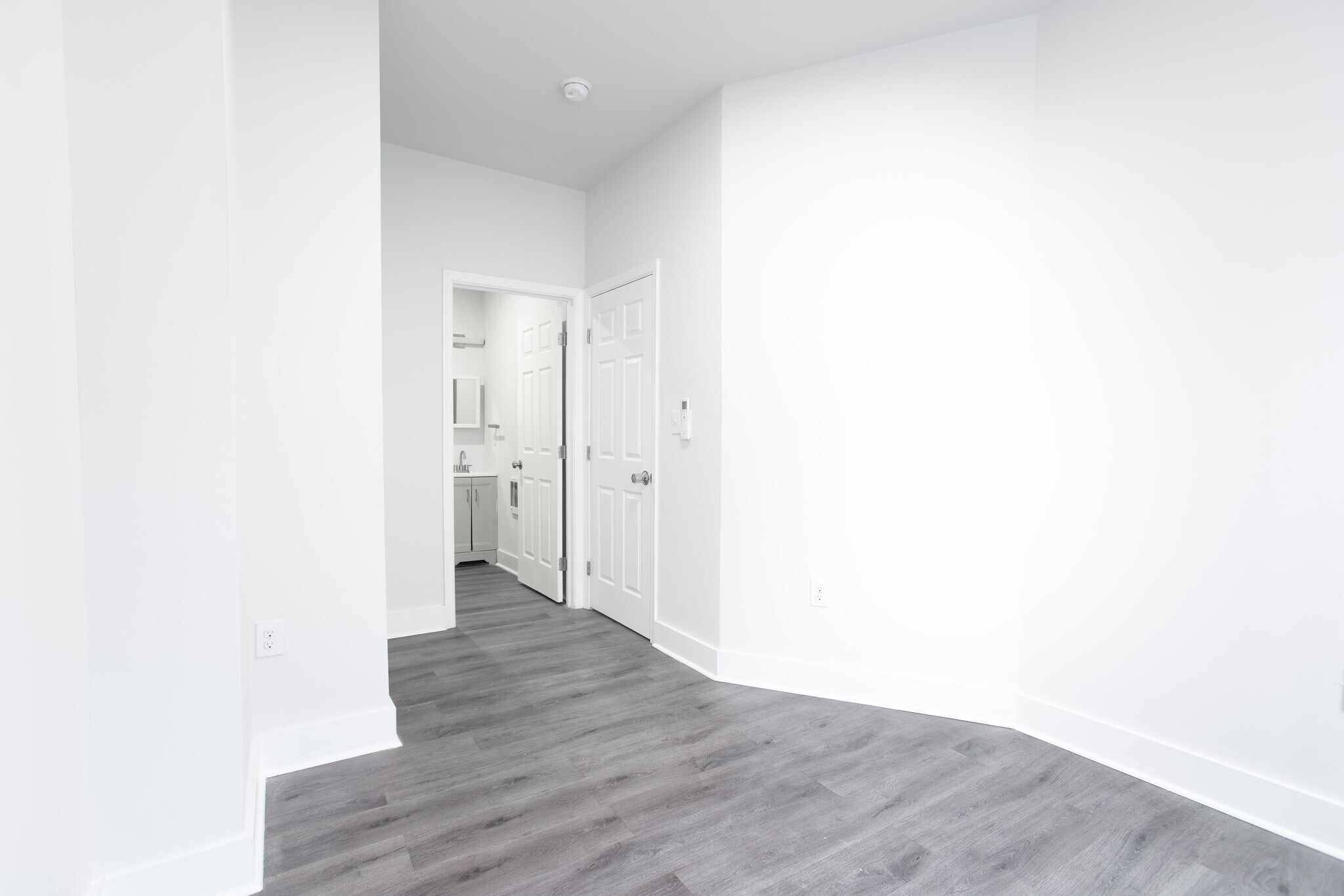 Building Photo - 2443 N Corlies St