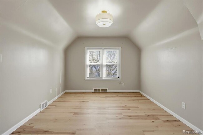 Building Photo - 2045 N Elizabeth St