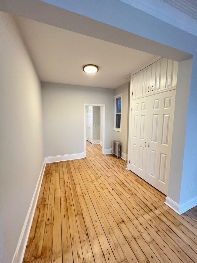 Building Photo - 343 Pavonia Ave