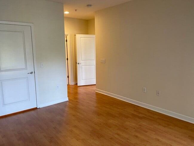 Building Photo - 235 Woodlands Way