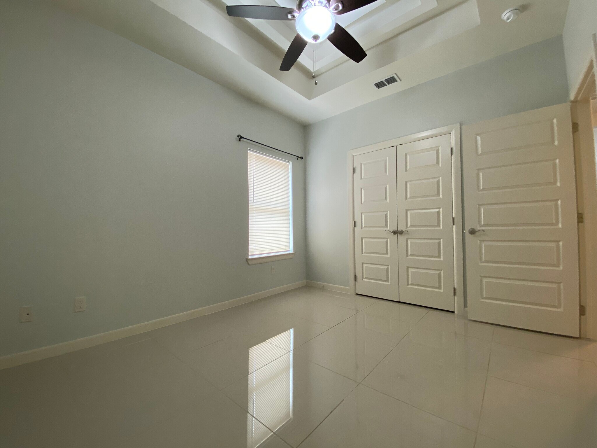 Building Photo - 904 E Myrtle Beach Ave