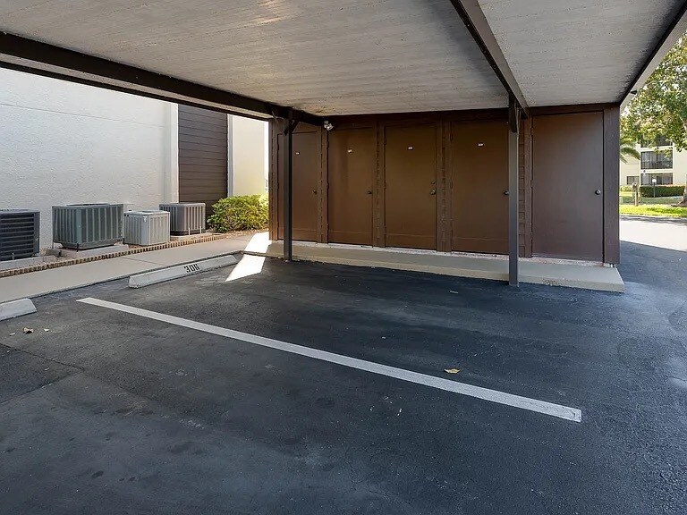 Building Photo - 11220 Caravel Cir