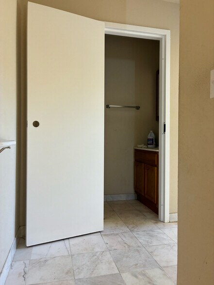 Building Photo - 10879 San Pablo Ave