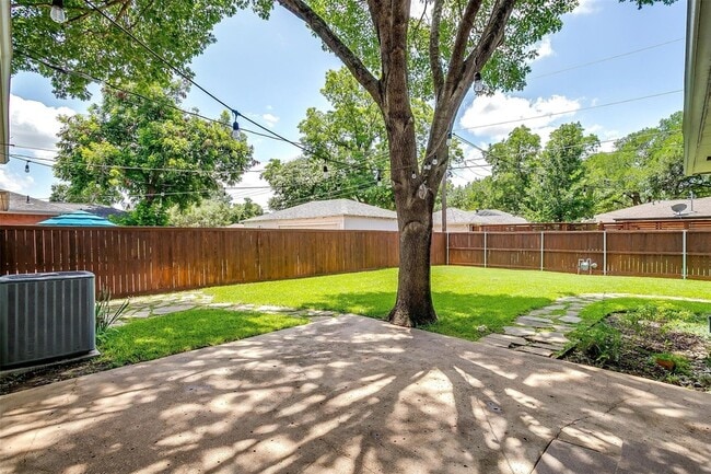 Building Photo - 603 Bondstone Dr