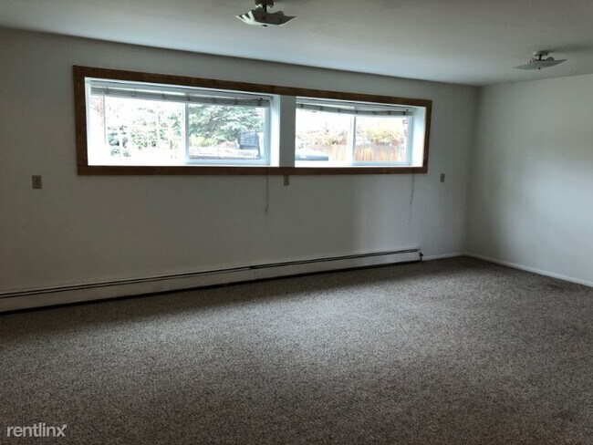 Building Photo - 3 br, 1 bath Apartment - 216B E Lincoln St