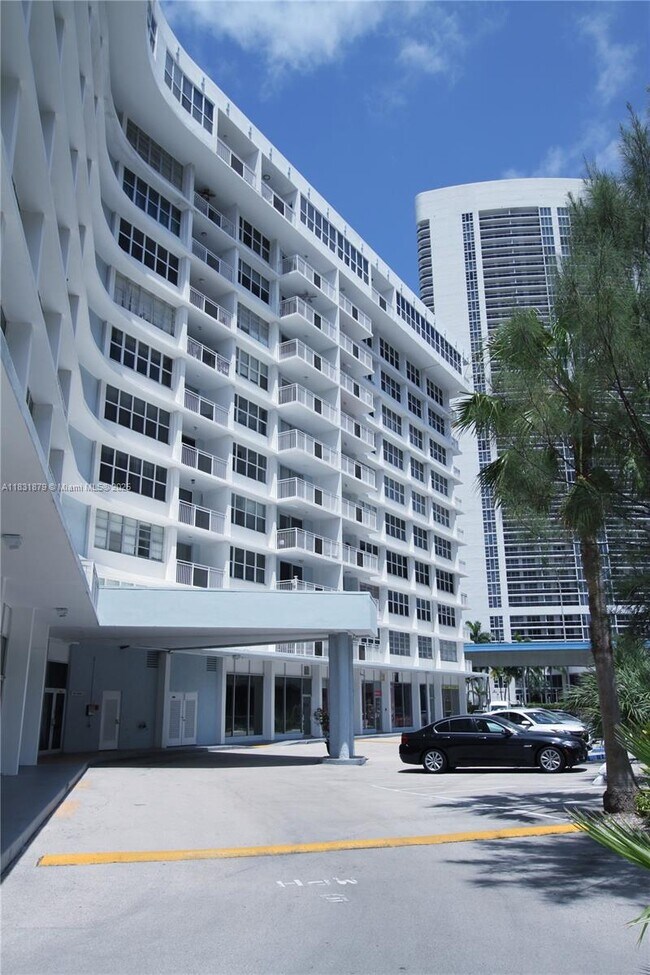 Building Photo - 1801 S Ocean Dr