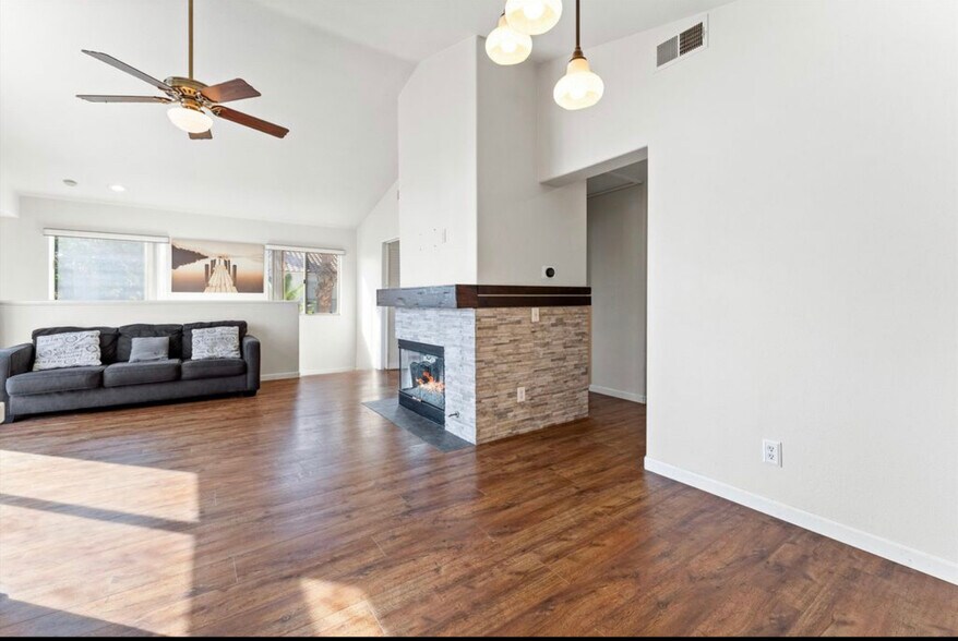 Building Photo - 35 Fleurance St