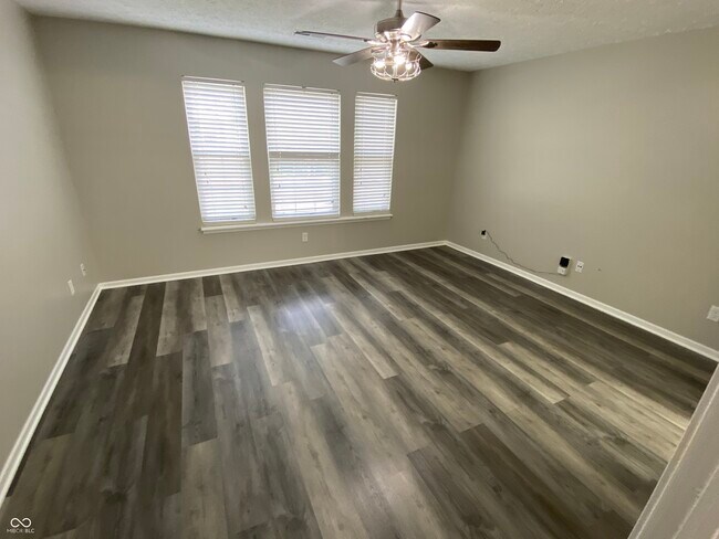 Building Photo - 8457 Traders Ct