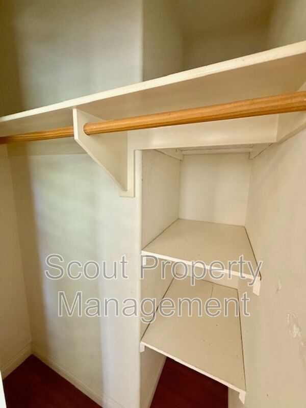 Building Photo - 39877 Worthington Pl