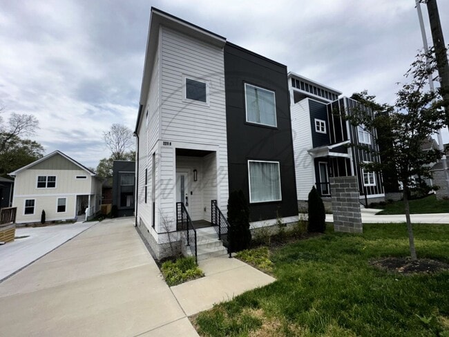 Primary Photo - Modern 3-Bedroom Home in the Heart of Buen...