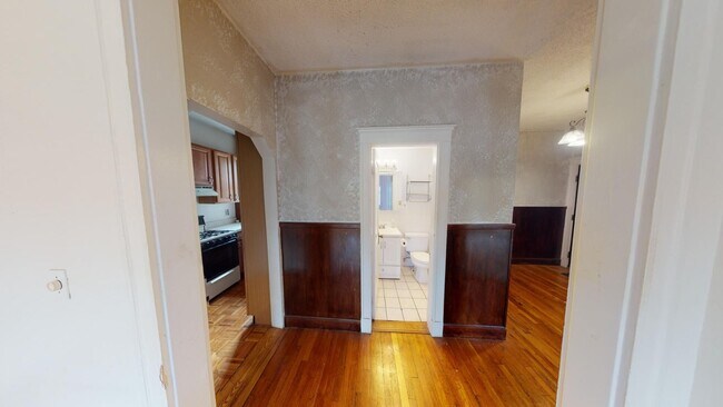 Building Photo - Cozy Brighton one bedroom apartment
