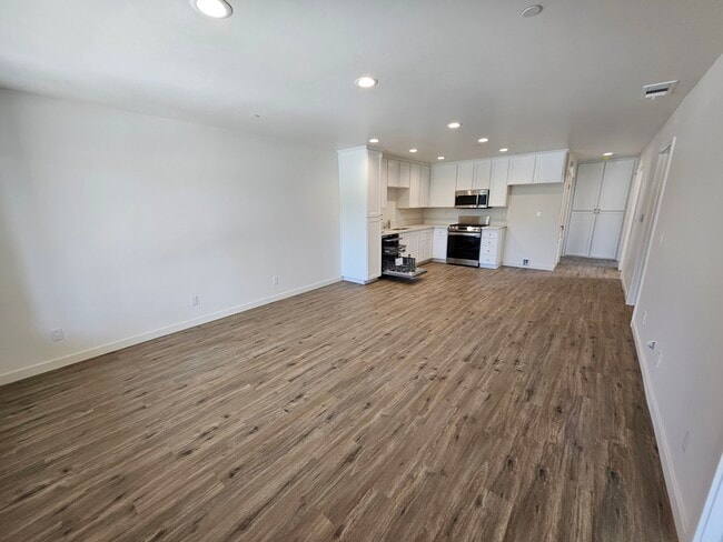 Building Photo - 1137 Sumner Ave