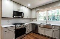 Building Photo - 4718 Rembert Dr