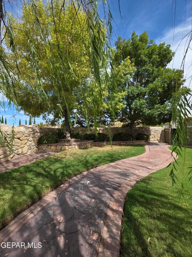 Building Photo - 7346 Gulf Creek Dr