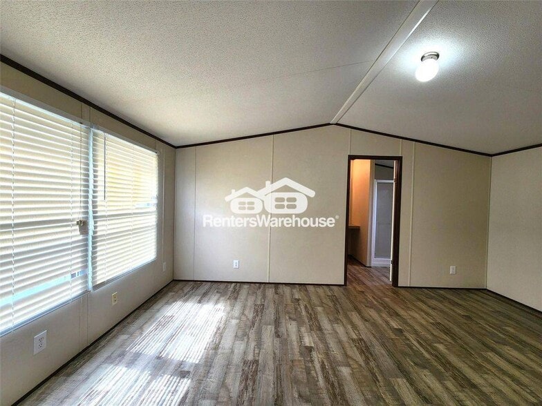 Building Photo - 8021 Parker Elaine Dr