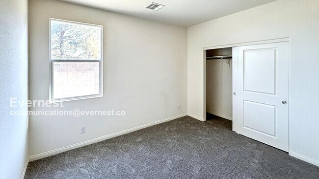 Building Photo - 4709 N Park St