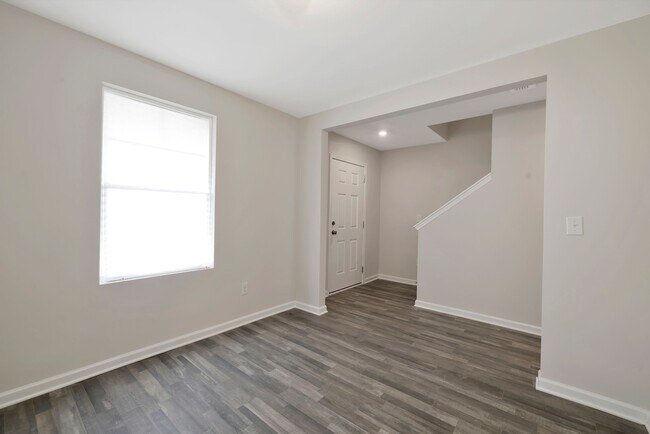 Formal Living - 1519 Hollins Dr