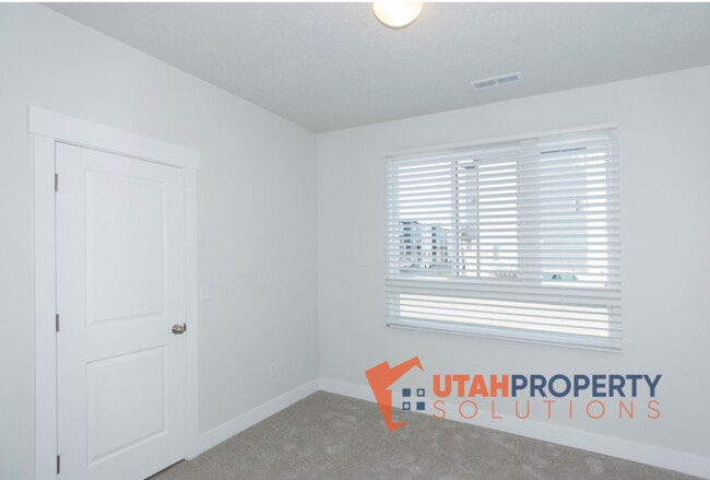 Building Photo - 408 S 980 W