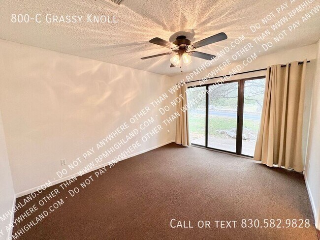 Building Photo - 800 Grassy Knoll