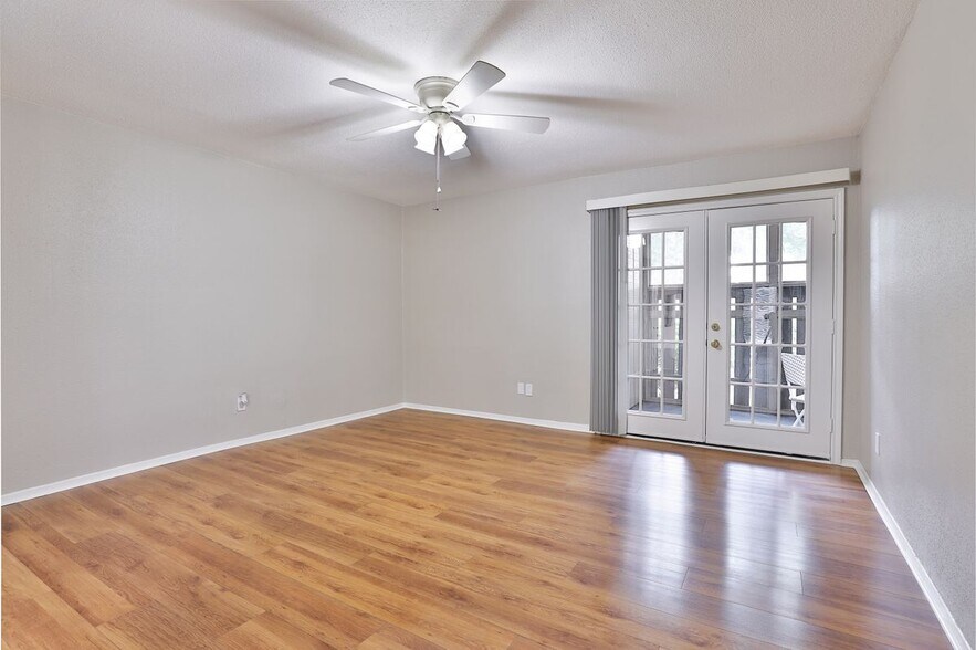 Building Photo - 5005 Georgi Ln
