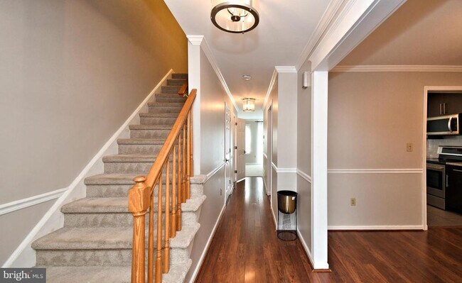 Building Photo - 4258 Red Oak Ct