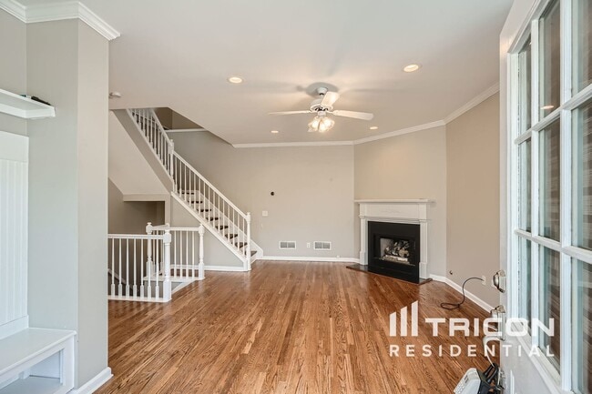 Building Photo - 712 Gardenside Cir SE