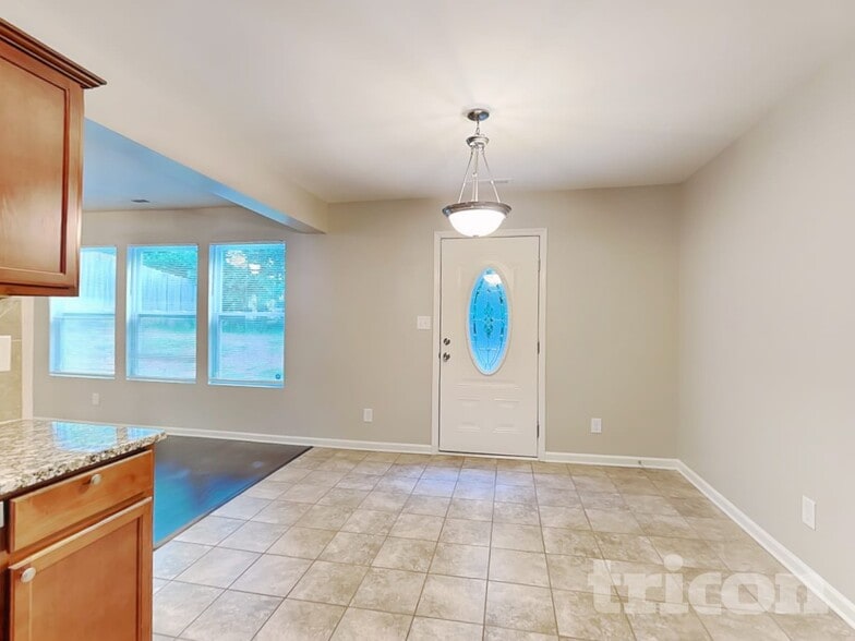 Building Photo - 7220 Cypress Ridge Dr