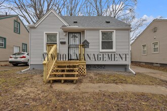 Building Photo - 21451 Glenco St