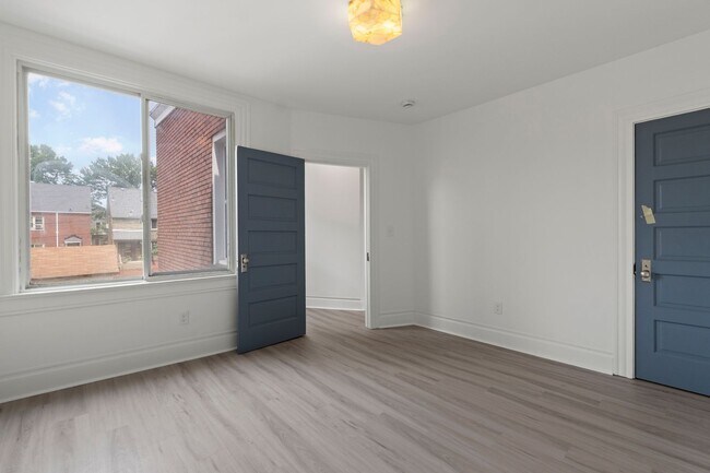 Building Photo - 5708-5710 Weldin