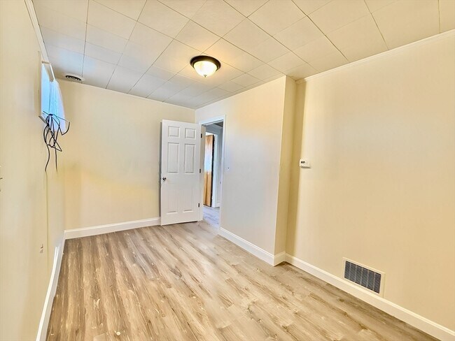 Building Photo - 84 Pearl St