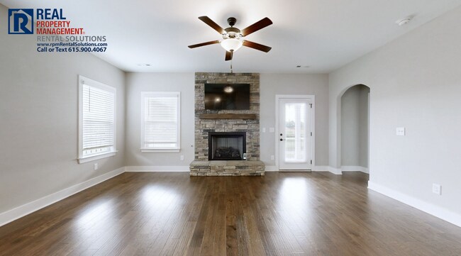Building Photo - Gorgeous, Luxury home in Marymont Springs! Neighborhood pool & playground!