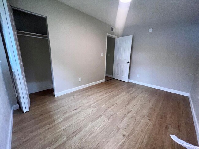 Building Photo - 1822 Harding Ave