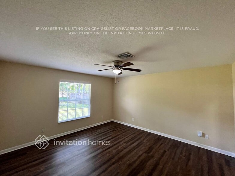 Building Photo - 1318 SW Bartell Ave