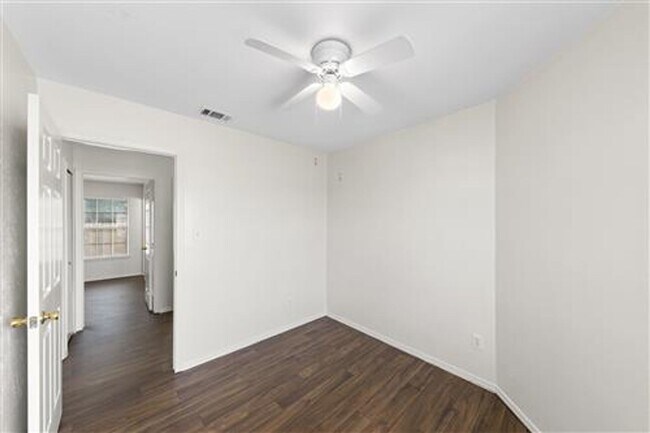 Building Photo - 4626 Larner St