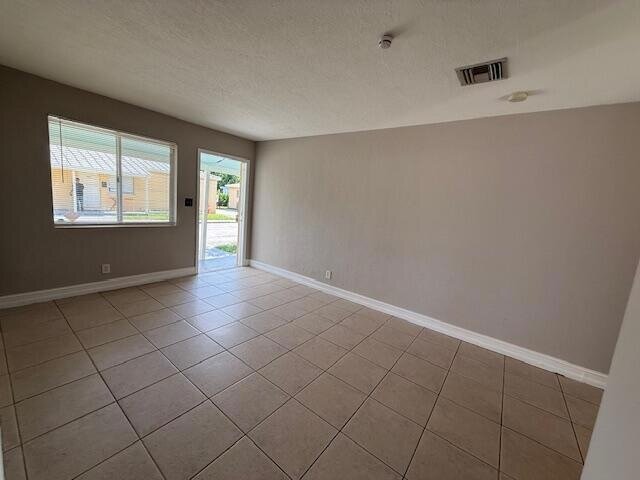 Building Photo - 400 Metcalf Ct